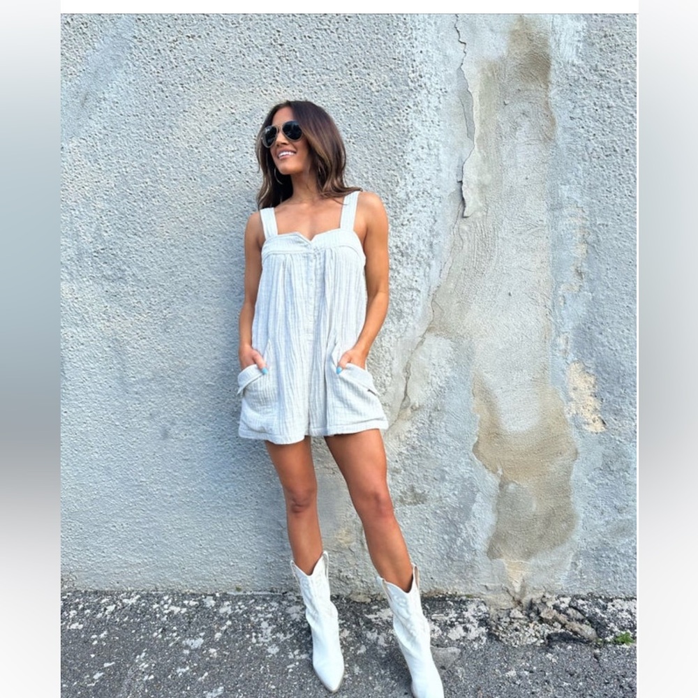 nwot these three boutique linen romper